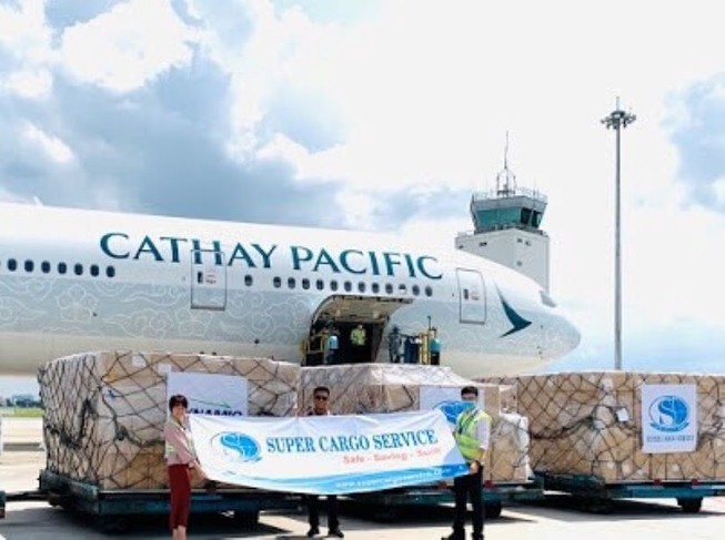 8 chiếc máy bay khủng chở sản phẩm y tế từ Việt Nam đến Mỹ