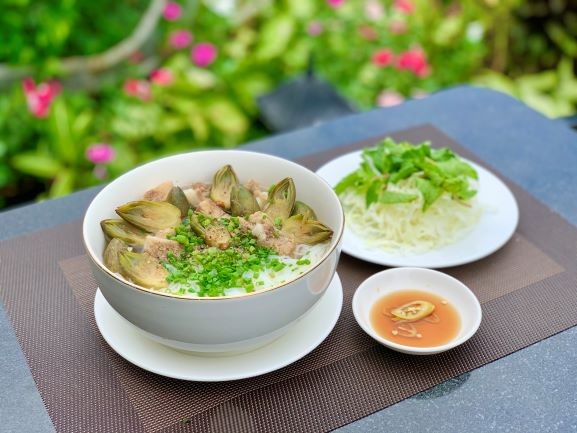 Chế biến... hoa thanh long thành món ăn đặc sản độc đáo