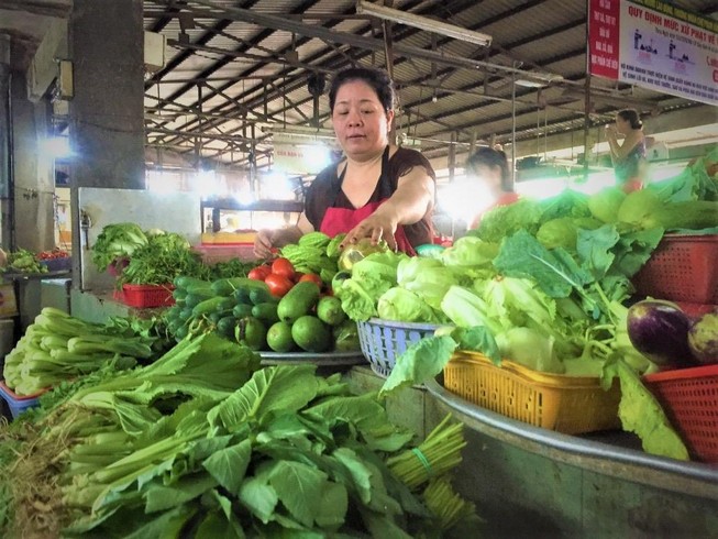 Miền Trung: Giá rau giảm nhưng vẫn còn cao