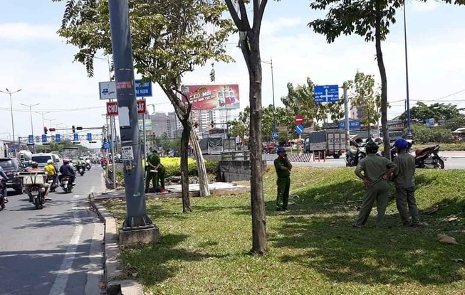 2 công nhân ngất xỉu khi nạo vét cống ở quận 9