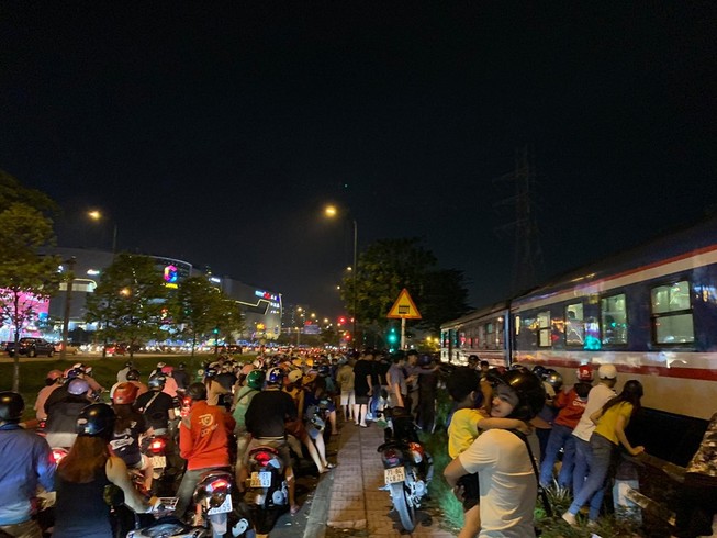 Một người đàn ông bị tàu hỏa tông tử vong