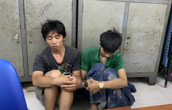 Giật điện thoại thì gặp hình sự quận 7 đang đi tuần