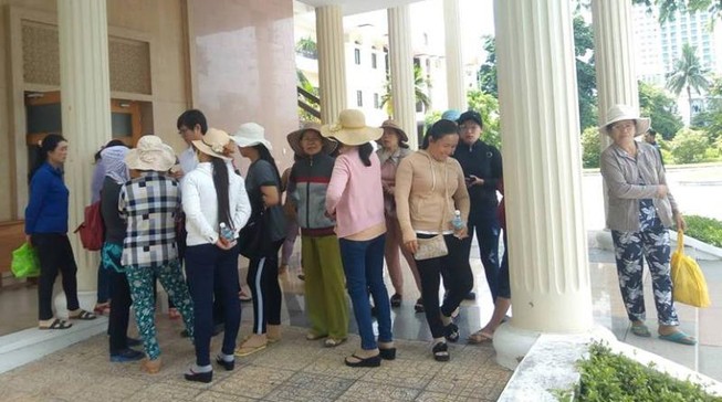 Chủ tịch Khánh Hòa đối thoại với dân vụ hỗ trợ sau bão