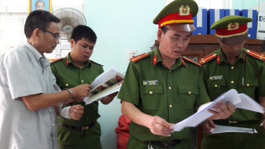 Cựu chủ tịch, kế toán xã bị khởi tố vì tiền chính sách