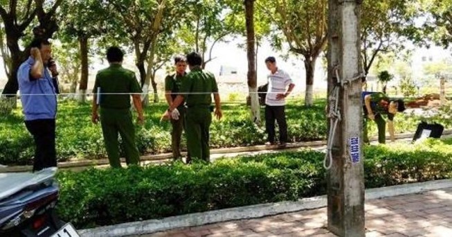 2 nhóm nổ súng hỗn chiến, một người chết