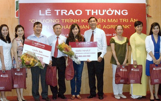 Agribank đẩy mạnh phát triển đơn vị chấp nhận thẻ