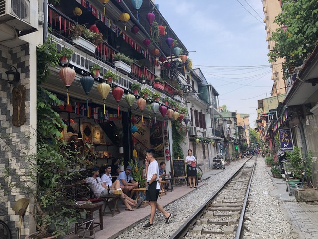 Không đánh đổi tính mạng để duy trì 'cà phê đường tàu'
