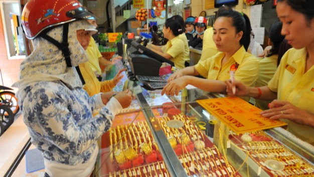 Vàng về giá 36 triệu đồng, chứng khoán hồi phục