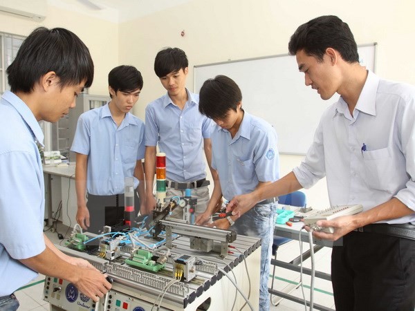 Nguồn nhân lực: Chất lượng cao và bằng cấp cao là hai việc khác nhau