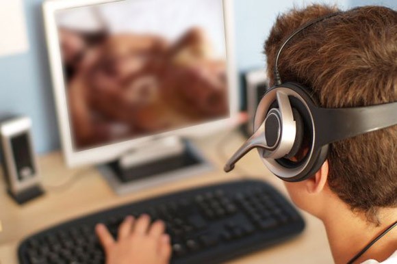 Tác hại khôn lường của ‘phim nóng’ tới tình yêu