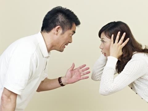 Em sai ngay chỗ cái gì em cũng đúng đấy