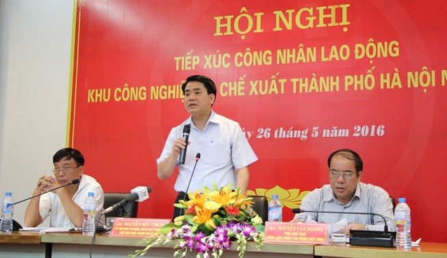 Chủ tịch TP Hà Nội công khai số điện thoại với công nhân