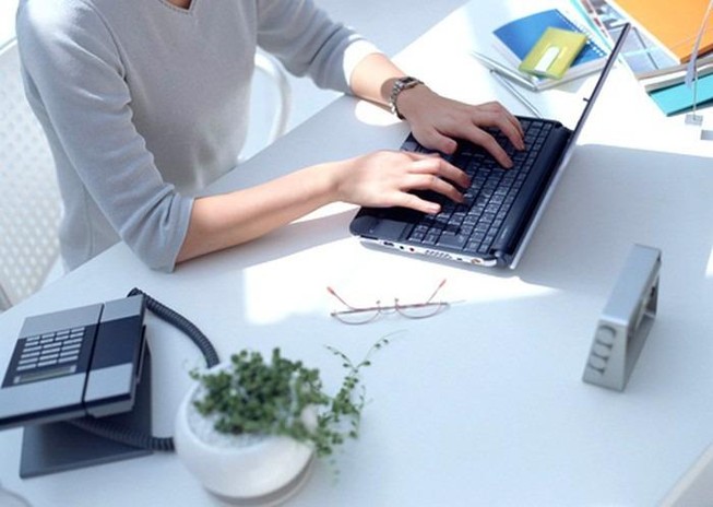 Thăng tiến khi bố trí bàn làm việc tại nhà hợp lý