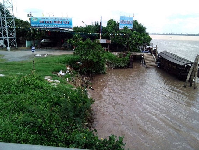 Một bến tàu du lịch buộc phải di dời do vi phạm hành lang cầu