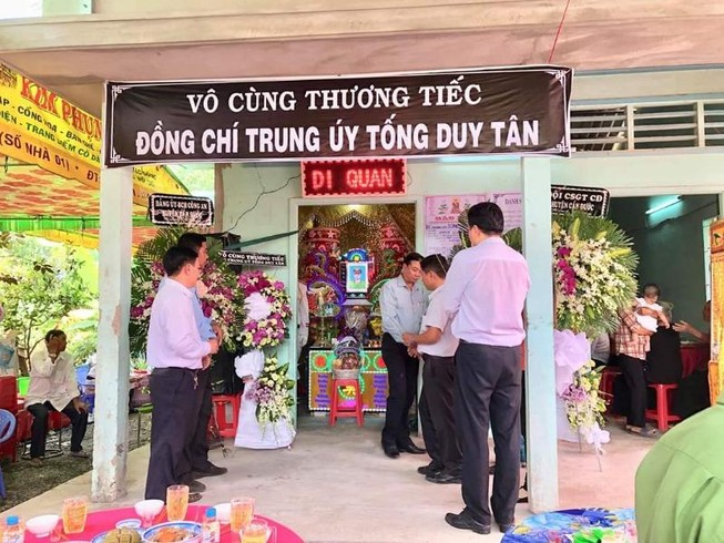 Khởi tố nhóm ném bột ớt làm 1 công an tử vong