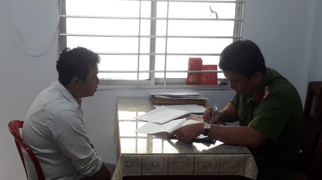 Bắt người, đánh gãy chân để hỏi nơi ở của bạn nạn nhân