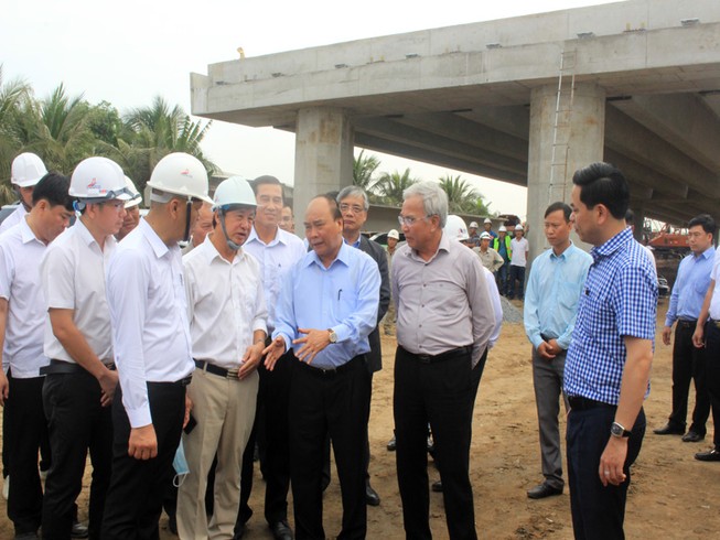 Thủ tướng kiểm tra dự án cao tốc Trung Lương - Mỹ Thuận