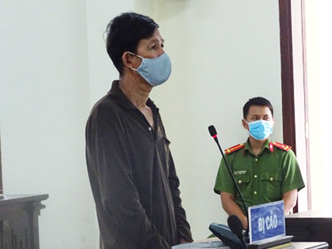 Đau lòng: Cha giăng điện bẫy chó, con gái thành nạn nhân
