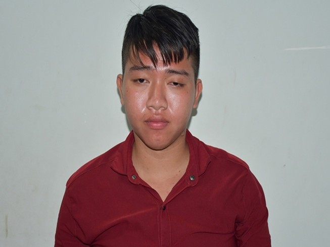 Nam công nhân đốt thử sản phẩm gây cháy cả công ty