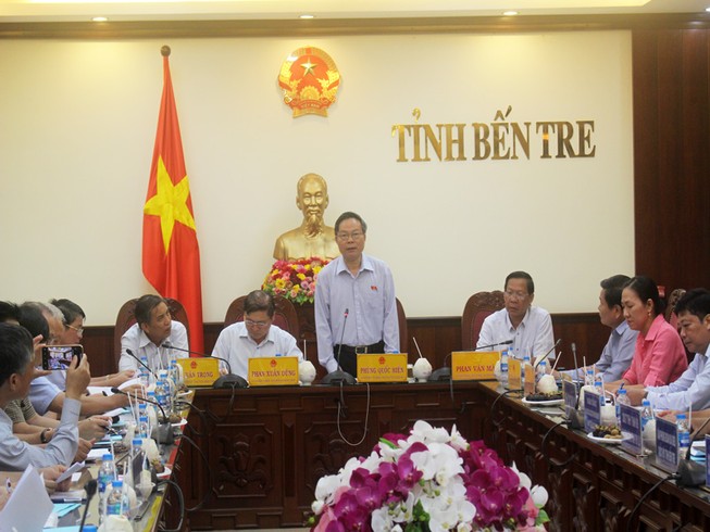 Phó Chủ tịch Quốc hội Phùng Quốc Hiển làm việc tại Bến Tre