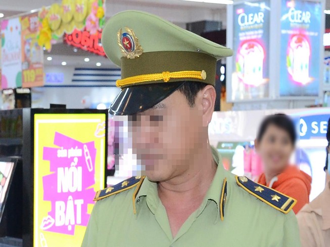 Đội trưởng QLTT bị kỷ luật do có quan hệ bất chính