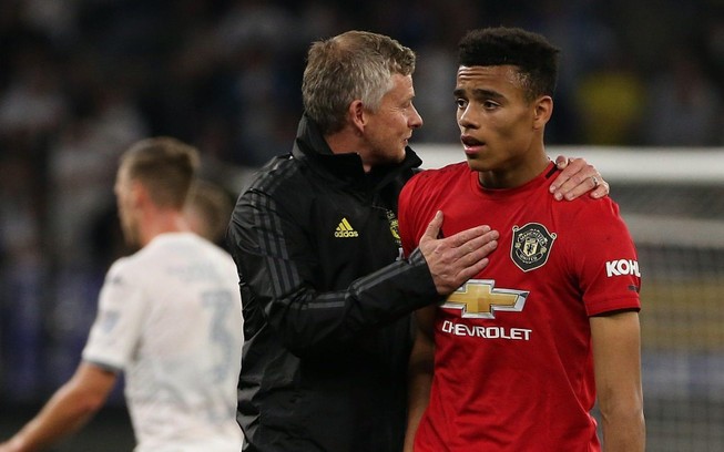Liverpool đầu xuôi, MU xây hàng thủ, để ngỏ hàng công