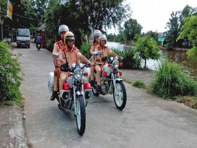 CSGT Cà Mau vừa bắt được trộm xe moto.