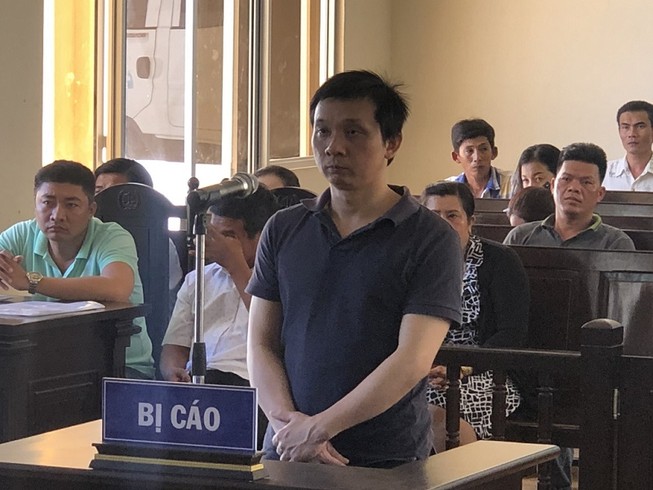 Giám đốc bất động sản bán nền trái luật lãnh 12 năm tù