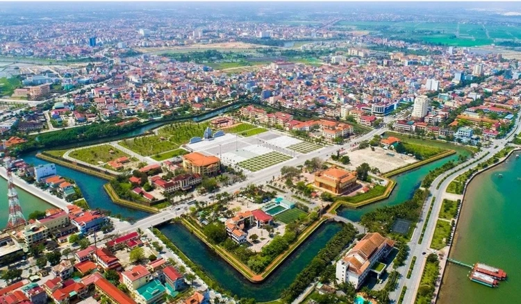 Đồng Hới trình phương án sáp nhập từ 15 xã phường xuống còn 2 phường. Ảnh: B.T Đồng Hới trình phương án sáp nhập từ 15 xã phường xuống còn 2 phường
