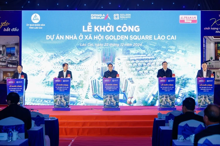 Thủ tướng bấm nút khởi công Dự án nhà ở xã hội Golden Square Lào Cai, ngày 22-12-2024. Ảnh: VGP doi-moi-sang-tao-tang-toc-but-pha-dua-dat-nuoc-vung-buoc-tien-vao-ky-nguyen-vuon-minh-thu-tuong-pham-minh-chinh-3.jpg