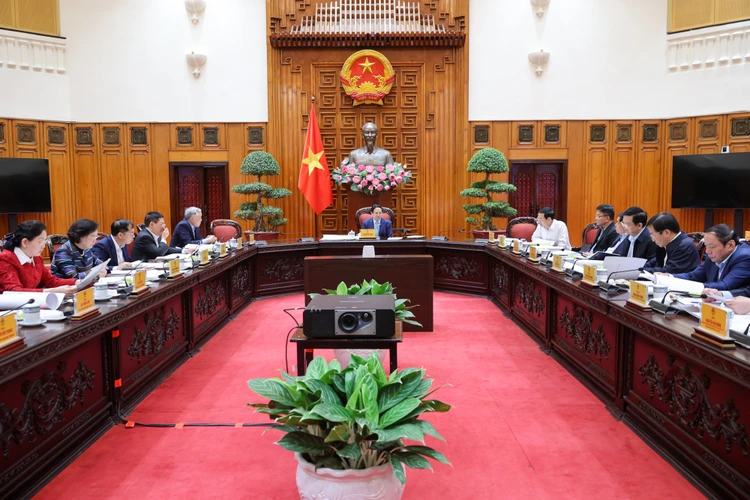 Bí thư Đảng ủy, Thủ tướng Phạm Minh Chính chủ trì cuộc họp của Ban Thường vụ Đảng ủy Chính phủ chiều 5-3. Ảnh: VGP dang-uy-chinh-phu-thao-luan-ve-phuong-an-sap-nhap-tinh-bo-cap-huyen.jpg