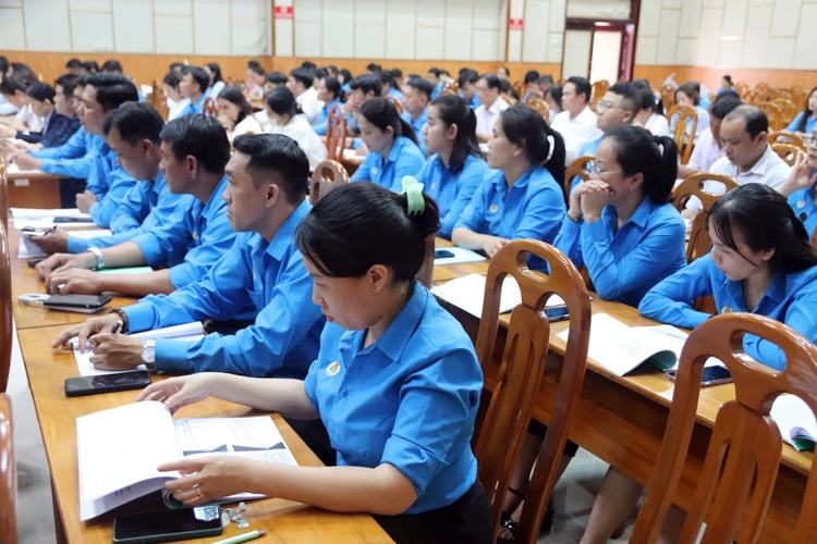 bồi dưỡng cán bộ