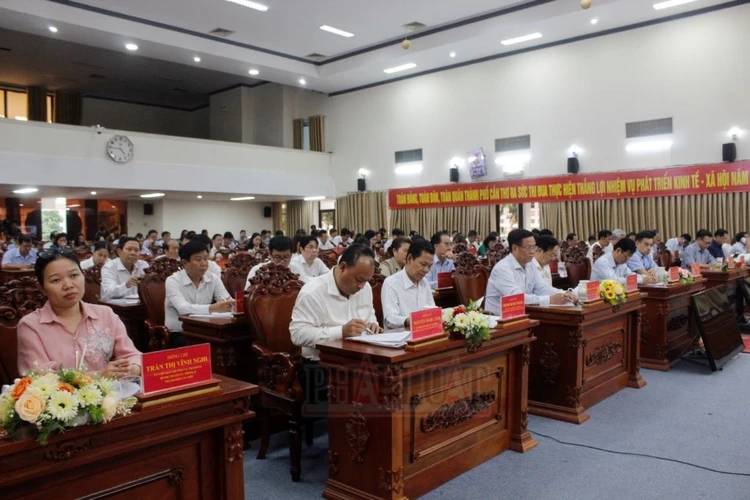 bi-thu-can-tho-1.jpg
