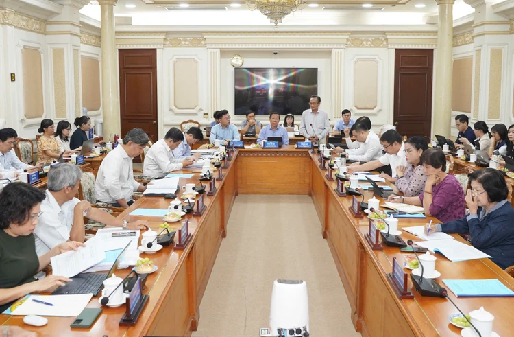 thu-truong-hanh-chinh.jpg