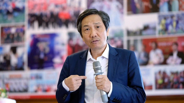 tran-anh-tuan-sap-xep-bo-may.jpg