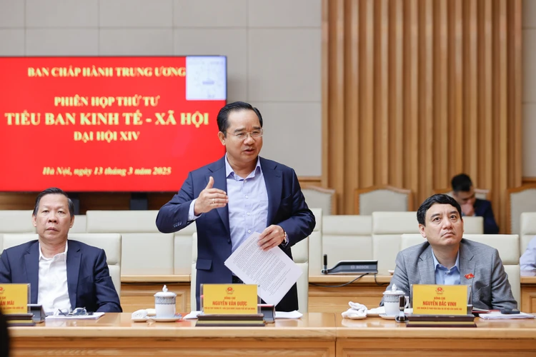 Thủ tướng Phạm Minh Chính: Không tô hồng, không bôi đen trong báo cáo kinh tế - xã hội