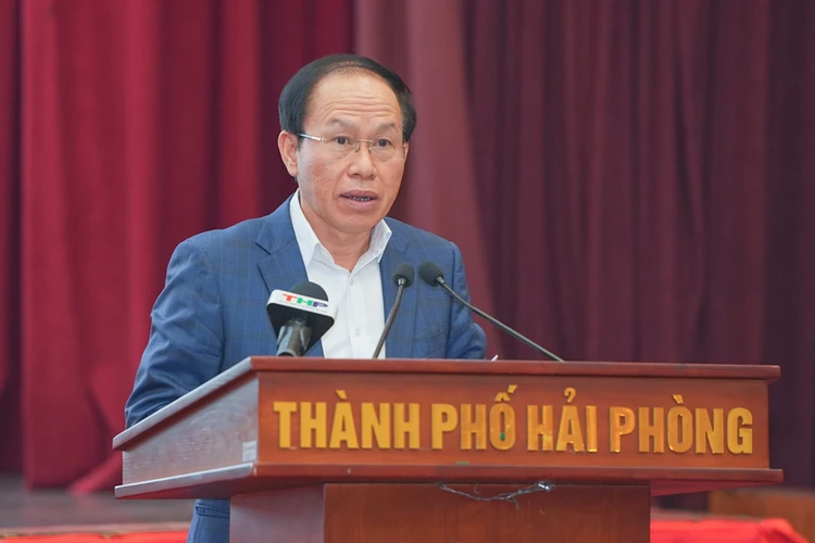 Bí thư Thành ủy Hải Phòng Lê Tiến Châu phát biểu tại hội nghị. Ảnh: ĐT