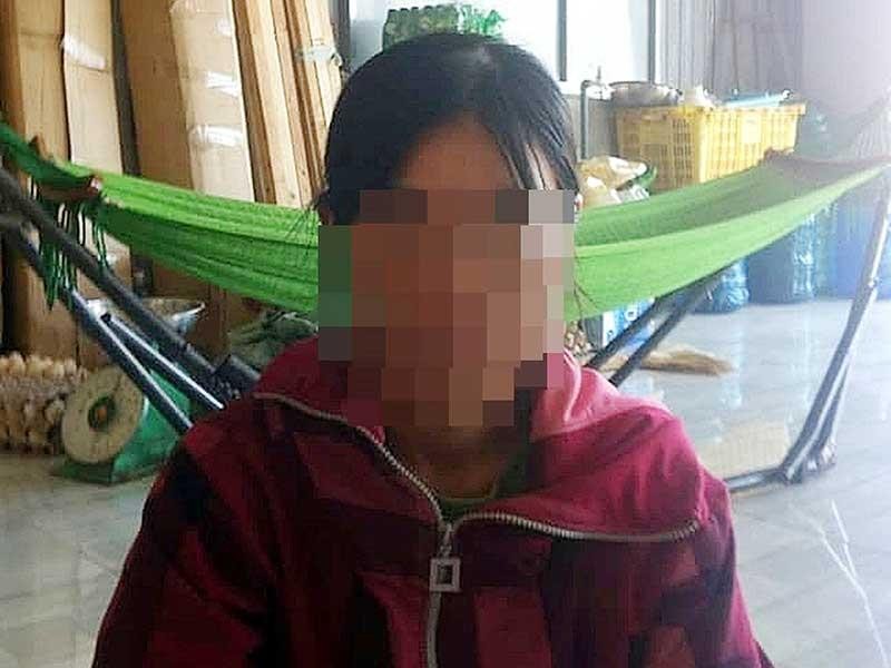 Bị phạt 200.000 đồng vì sờ ngực bà hàng xóm - ảnh 1