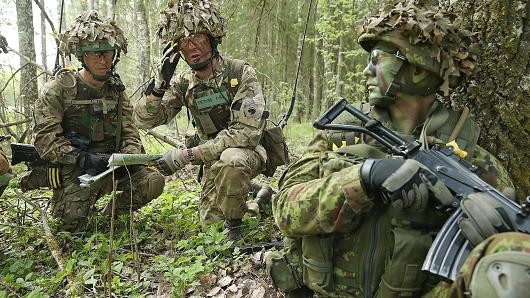 Tướng lĩnh NATO cảnh báo về chiến thuật ‘Blitzkrieg’ của Nga - ảnh 1