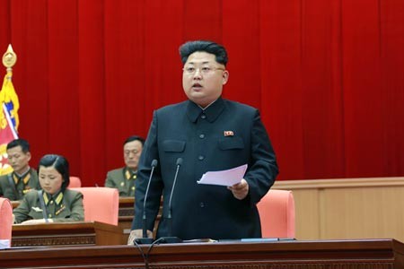 Hủy chuyến đi đến Moscow: Kim Jong-un ‘noi gương’ cha mình - ảnh 1