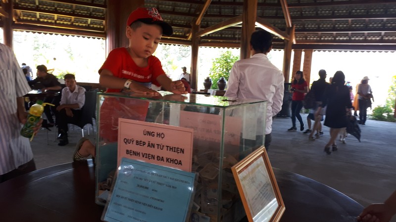 Ngạc nhiên dân Nha Trang kéo đến Vườn Mai để chụp ảnh - ảnh 15