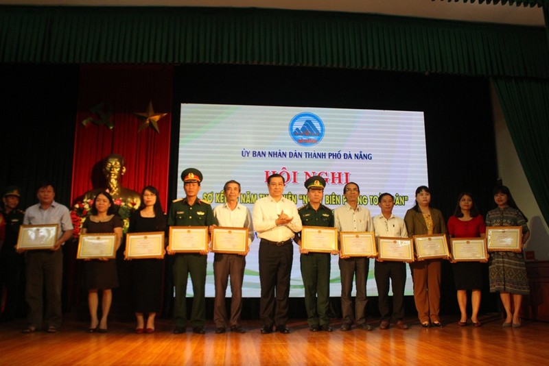 Xua đuổi hàng ngàn tàu nước ngoài xâm phạm chủ quyền VN - ảnh 1