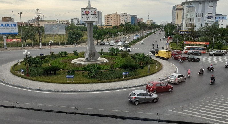 Chợ đêm đầu tiên ở TP Vinh bắt đầu hoạt động - ảnh 1