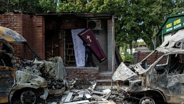 Moscow điều tra Kiev giết 2.500 người nói tiếng Nga - ảnh 1