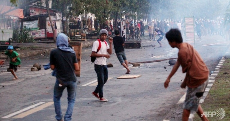 Indonesia: Bạo động phản đối xăng tăng giá, một người thiệt mạng - ảnh 1