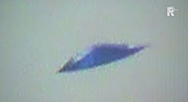 UFO màu xanh đột ngột xuất hiện trên trời Hà Lan - ảnh 1