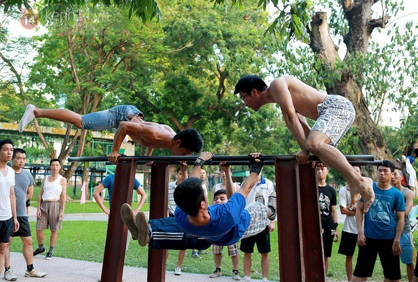 Mùa hè: Đi tập bụng 6 múi với môn thể hình mới toanh Calisthenic - ảnh 4