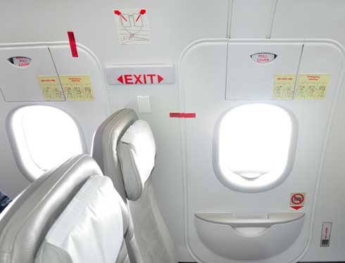 Đừng đùa với… máy bay! - ảnh 6