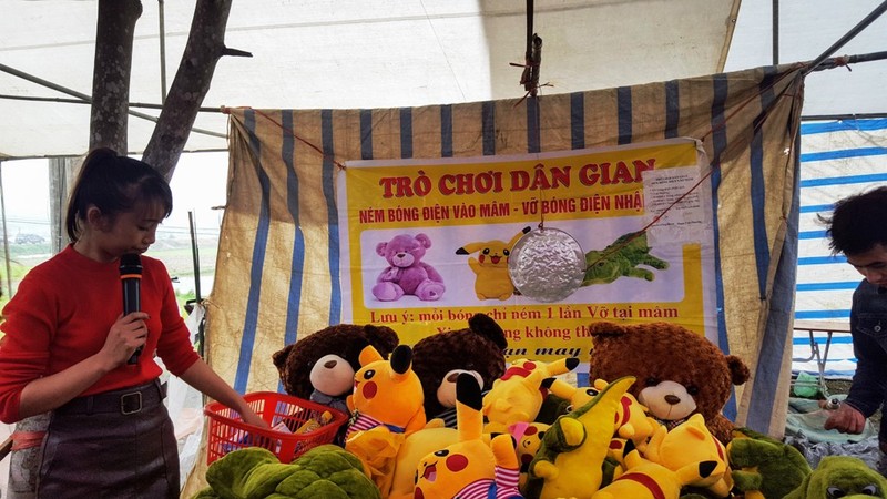 Người dân nô nức đi Lễ hội đền Đuổm - ảnh 9