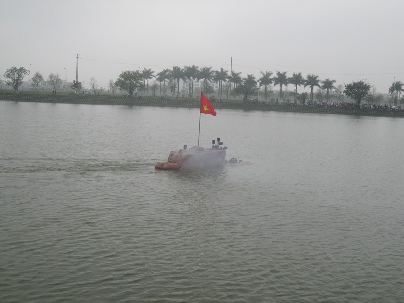 Tàu ngầm Trường Sa thử nghiệm dưới hồ thành công - ảnh 2
